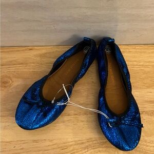 New Bernie Mev Curlies Bow Flat, featuring a handwoven elastic upper